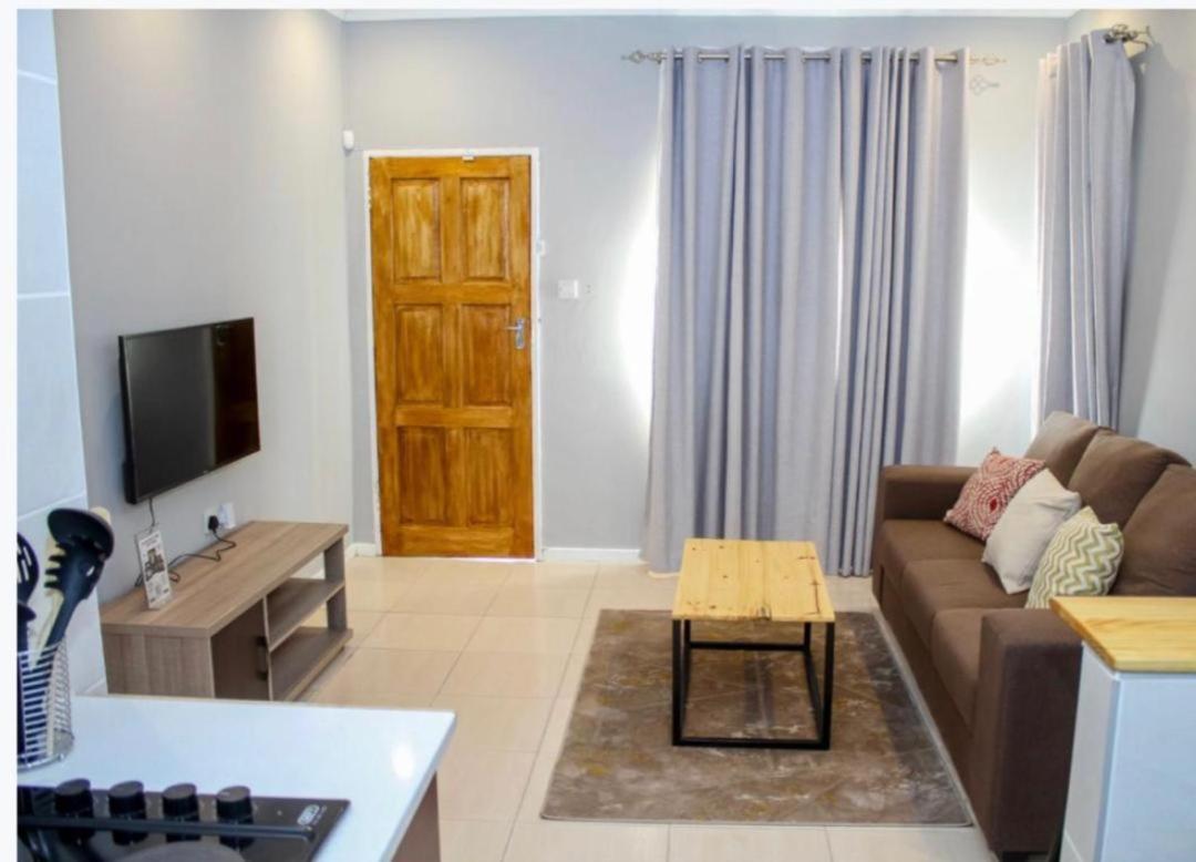 Thito Manor Apartment Maun Exterior photo